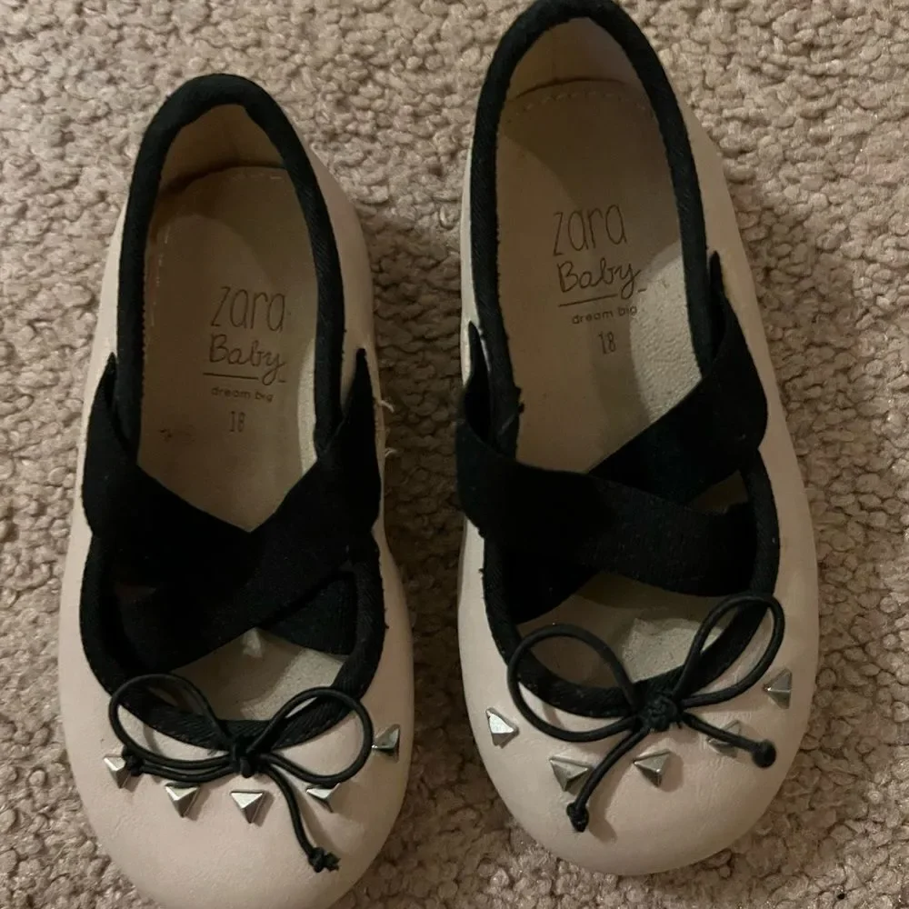 Zara baby shoes 1B‎